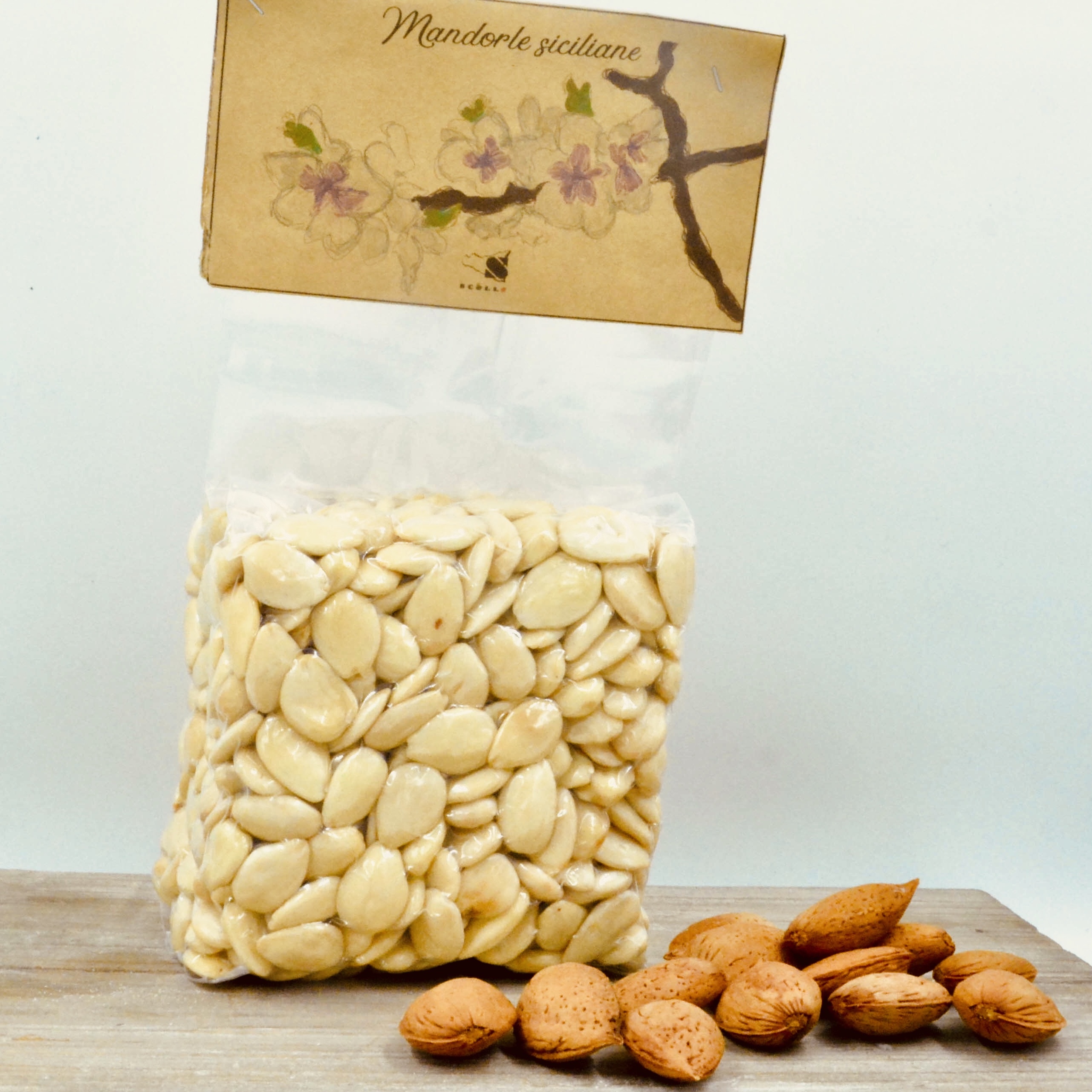 PEELED ALMONDS